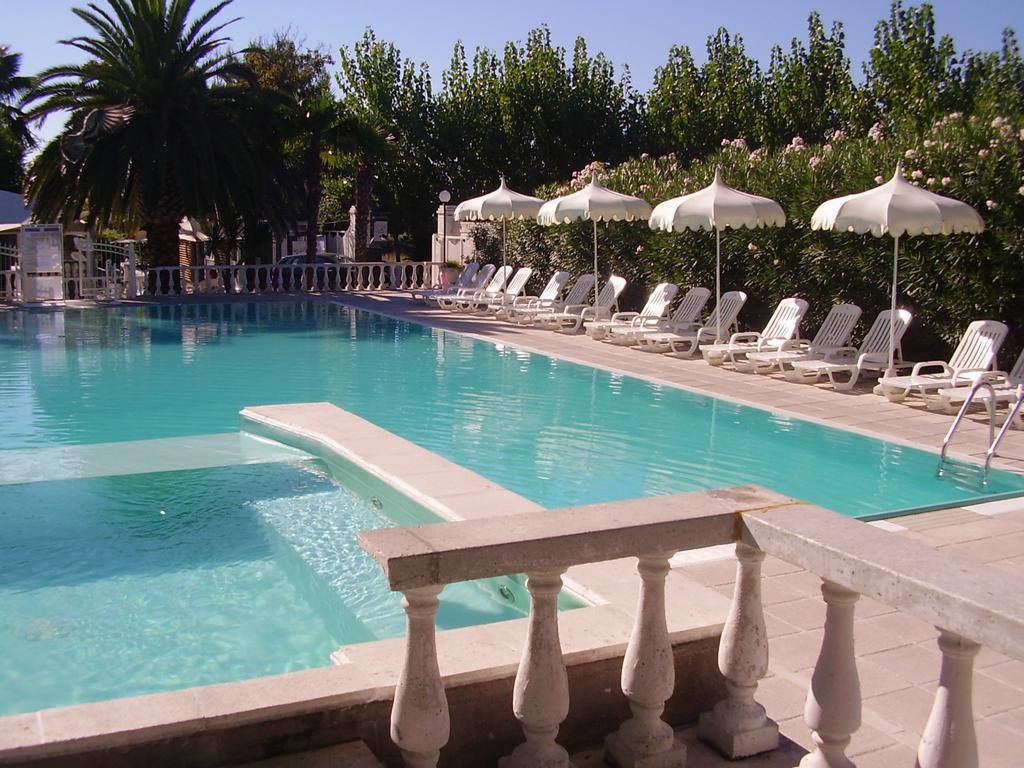Camping Village Riviera Numana Exterior foto